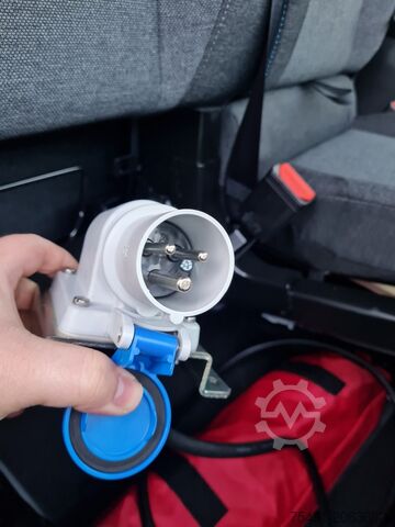 Koelwagen met geïsoleerde laadbak Renault Master 35 Kühlkasten L3 Carrier Stand + Fahrkühlung