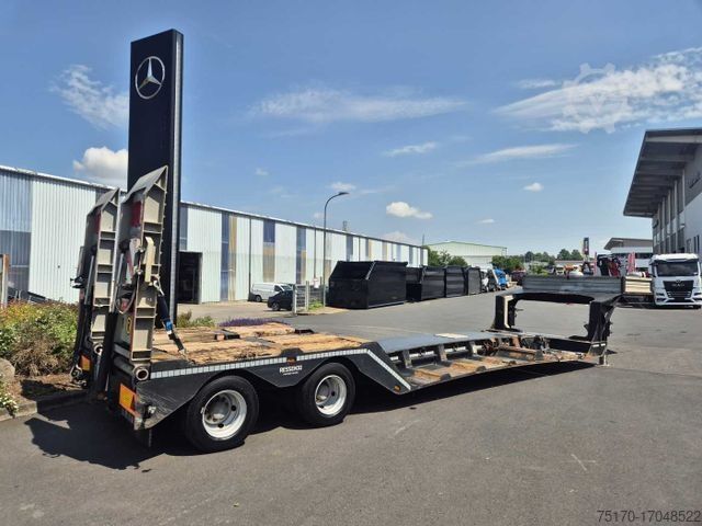 Félpótkocsi Ressenig SATL2-400 teleskop.-Maschinentieflader