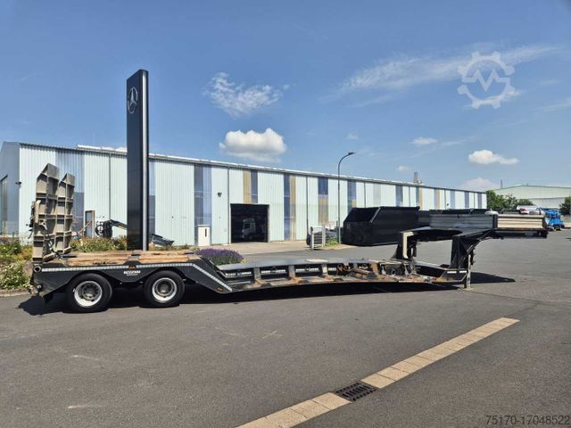 Félpótkocsi Ressenig SATL2-400 teleskop.-Maschinentieflader