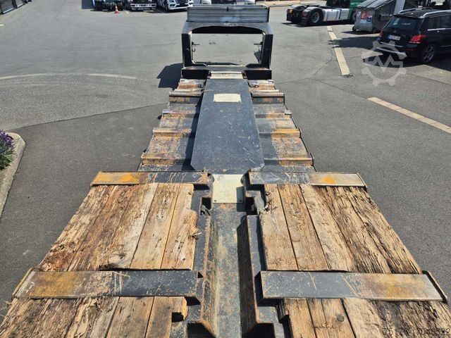 Félpótkocsi Ressenig SATL2-400 teleskop.-Maschinentieflader