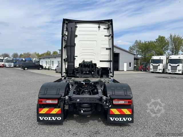 Standaard trekker Volvo FH 500 Aero Euro 6 Globe XL Leder Mikrowelle