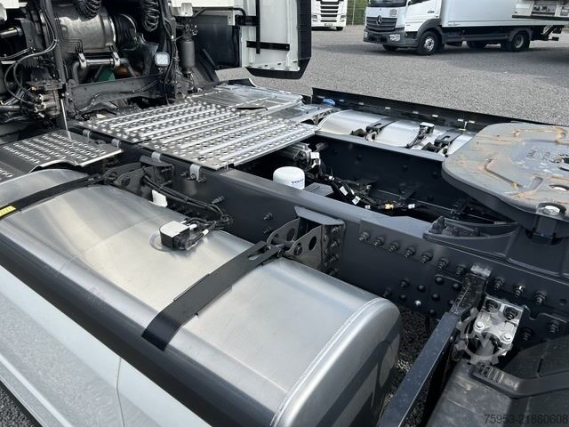 Standaard trekker Volvo FH 500 Aero Euro 6 Globe XL Leder Mikrowelle