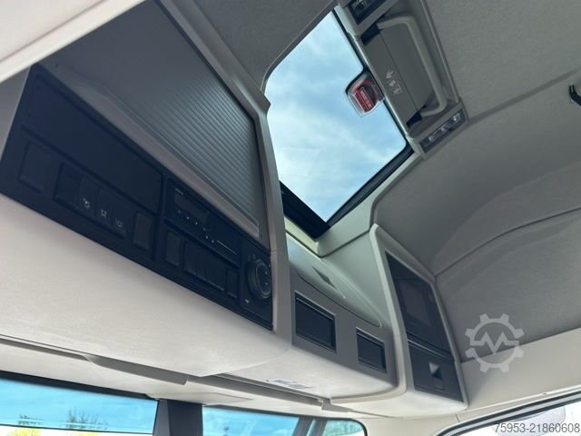 Standaard trekker Volvo FH 500 Aero Euro 6 Globe XL Leder Mikrowelle