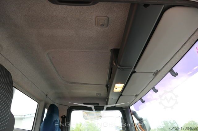 Speciale doeleinden vrachtwagen man TGL 12.250 Küpper Weisser Kehrmaschine