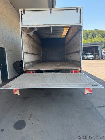 Vrachtwagen met bakwagen MERCEDES-BENZ 818 Koffer / LBW / AHK + DL