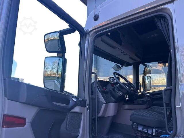 Paarden transport Scania P250 Horse Truck