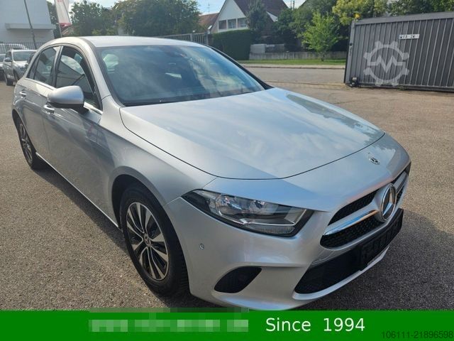 Van MERCEDES-BENZ A 200 A -Klasse  Navigation Kamera