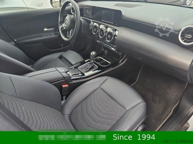 Van MERCEDES-BENZ A 200 A -Klasse  Navigation Kamera