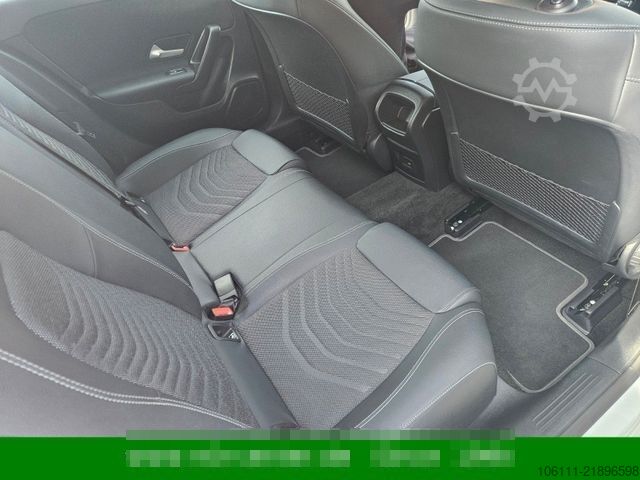Van MERCEDES-BENZ A 200 A -Klasse  Navigation Kamera
