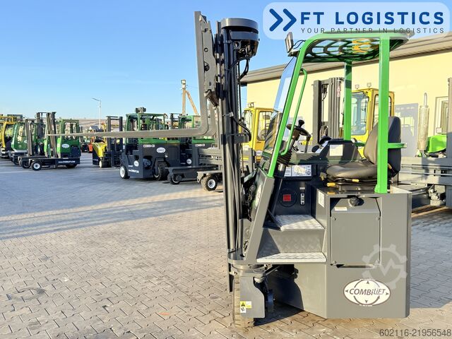 Carrello elevatore a 4 direzioni Combilift C2500CB DIESEL TRIPLEX 5500 POSITIONER