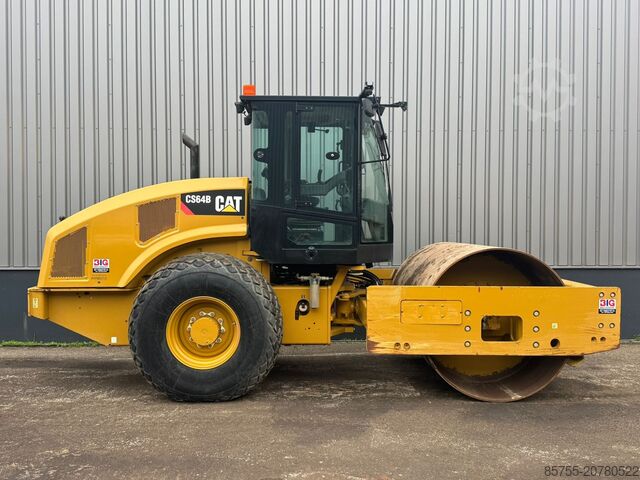 Single drum roller Caterpillar CS64B