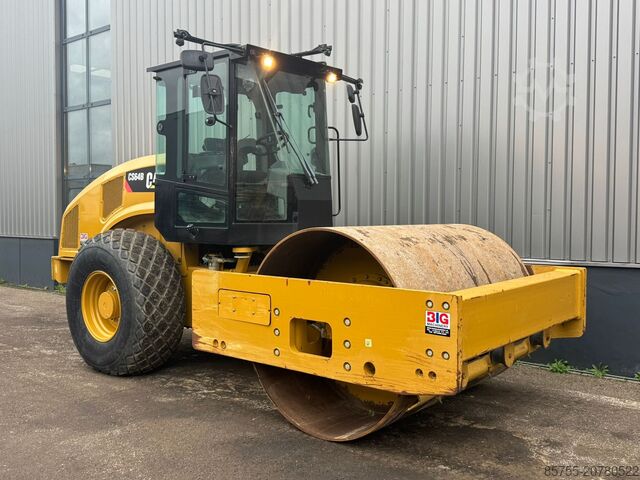 Single drum roller Caterpillar CS64B
