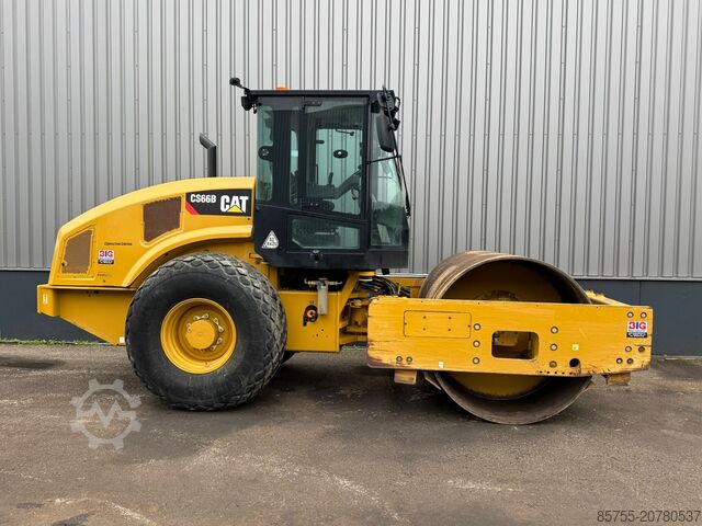 Single drum roller Caterpillar CS66B