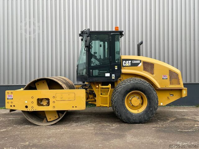 Single drum roller Caterpillar CS66B