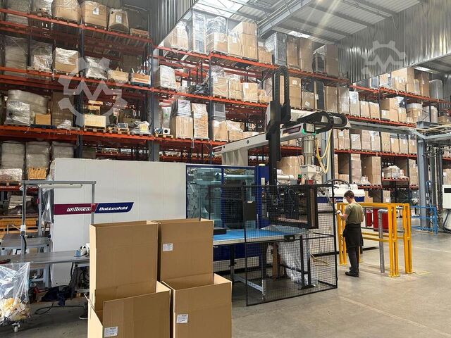 Injection molding machine Wittmann Battenfeld MacroPower 900/ 8800