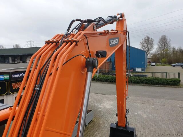 Grävmaskin med larvband Doosan DX140LC