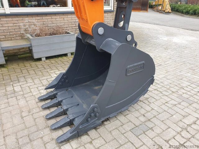 Grävmaskin med larvband Doosan DX140LC
