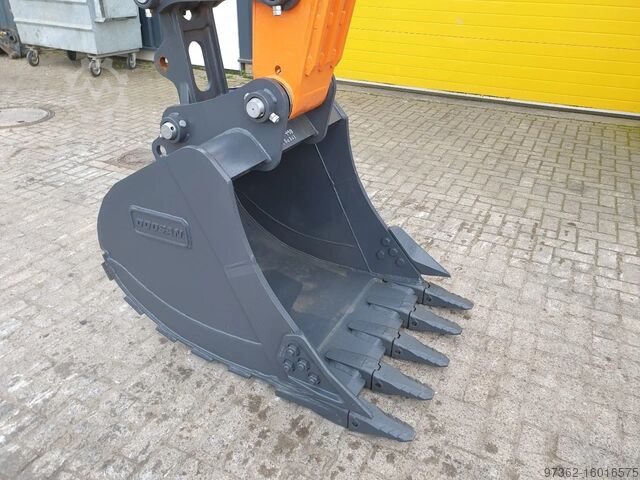 Grävmaskin med larvband Doosan DX140LC