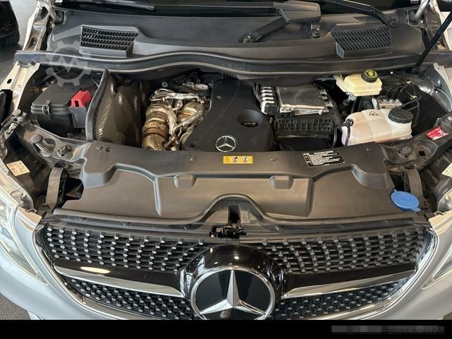 Minibusz MERCEDES-BENZ V 300 d Avantgarde 4MATIC AMG+360°+BURMESTER+AHK