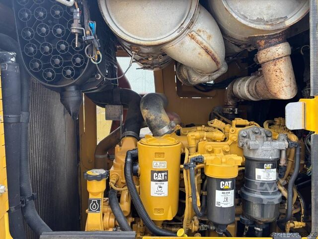 Μηχανή ισοπέδωσης CAT D 6 K 2 XL (Low Verified Hours)