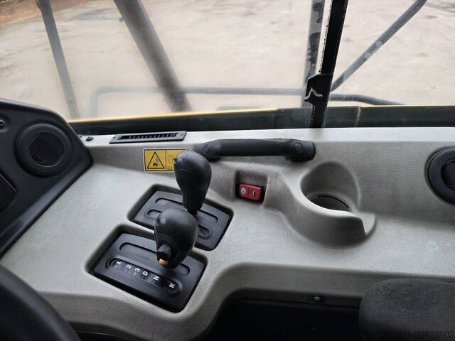 Φορτηγό ανατρεπόμενο CAT 735 B