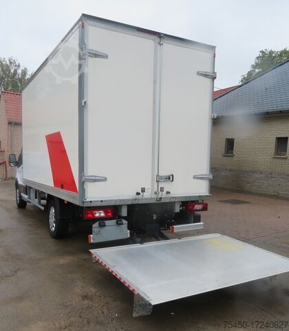 Kassevogn Ford Transit