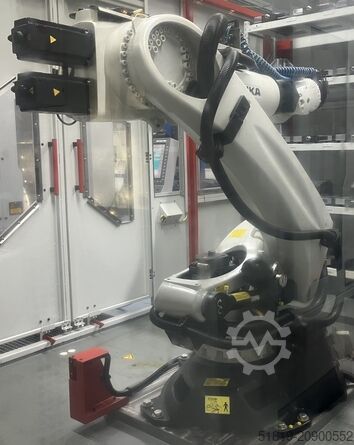 2 x 5-axliga bearbetningscenter med laddningsrobot HERMLE C 42 U