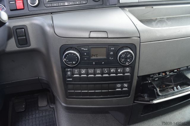 Hűtős teherautó MAN TGL 12.250 Kühlkoffer Thermoking 1200 Navi 7.30m