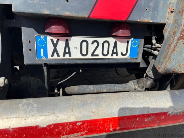 Semiremorcă cu macara montată pe camion TECNOKAR SEMIRIMORCHIO TECNOKAR SCARRABILE CON GRU