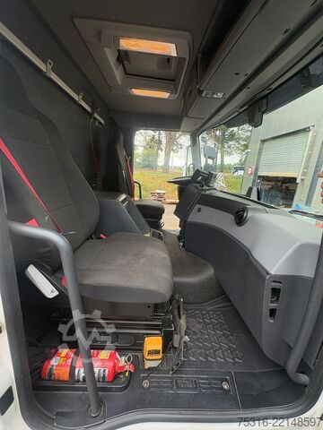 Vákuum- és nyomásos teherautó Renault C 460