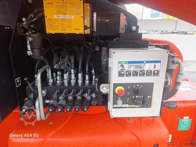 Csuklós teleszkópos munkaállvány Niftylift HR28 HYBRID 4X4