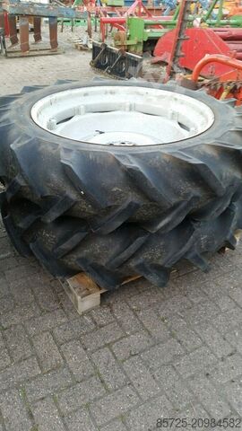 Koło z oponą  N4293 Trekkerbanden