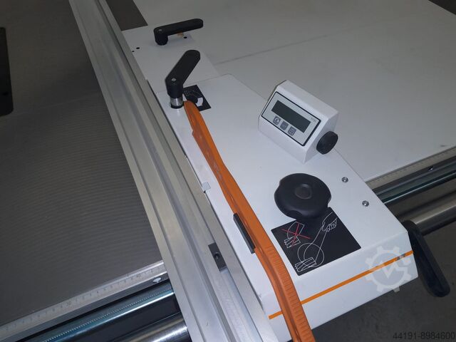 Pila s posuvným stolem SCM Casadei Xenia 60 A