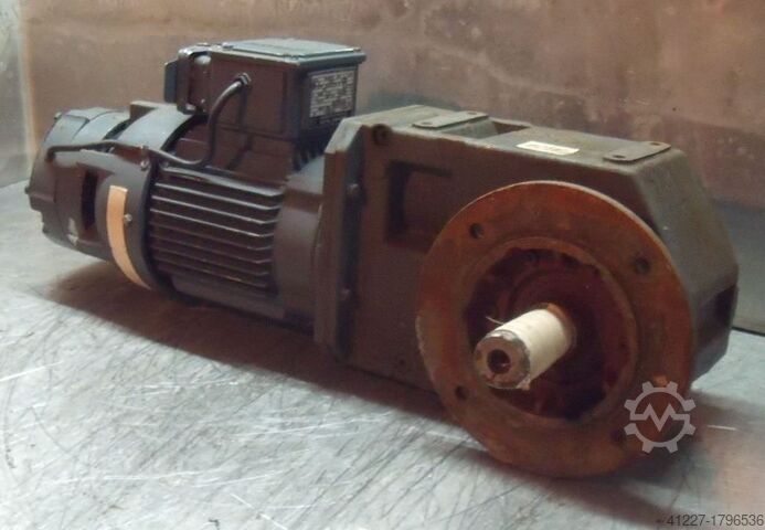 Motorredutor 0,75 kW 28,5 rpm BAUER KG13-31/D84