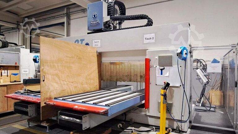 Bewerkingscentrum MAKA KPF 335 RT