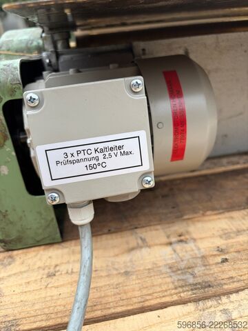 Tünkers Walzkaschieranlage mit Hitachi X200 Frequenzumrichter Walcowa kaszerownica Tünkers z falownikiem Hitachi X200 Walcowa kaszerownica Tünkers z falownikiem Hitachi X200
