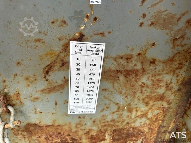 Entreprenadmaskiner dieseltanker på 2000L