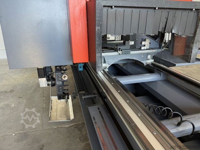 4-osé CNC obráběcí centrum Tekna TKE 944-7