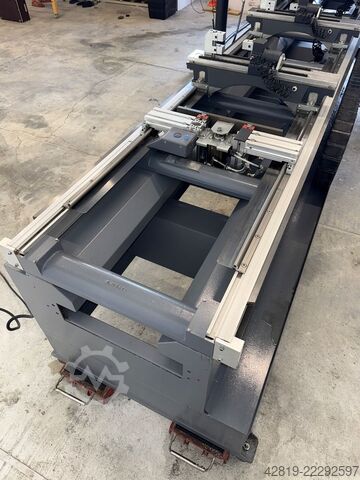 4-osé CNC obráběcí centrum Tekna TKE 944-7