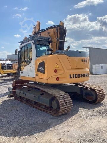 Paletli ekskavatör LIEBHERR R920 Compact