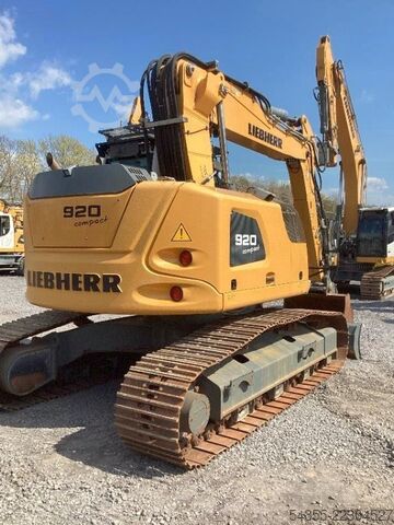 Paletli ekskavatör LIEBHERR R920 Compact