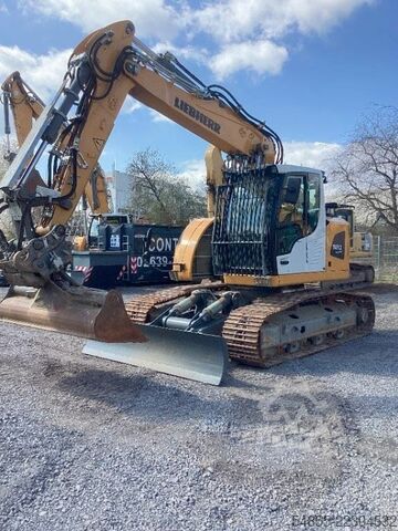 Rupsgraver LIEBHERR R920 Compact