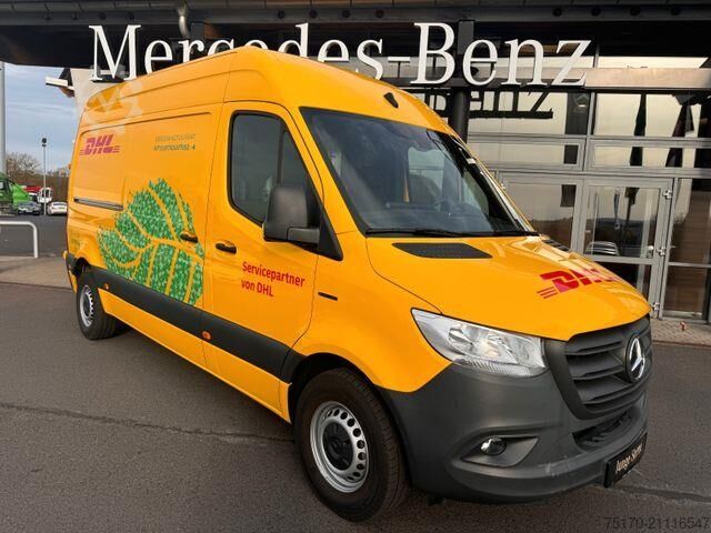Hochdachkombi Mercedes-Benz eSprinter 312 DHL Regal KEP-Ausbau