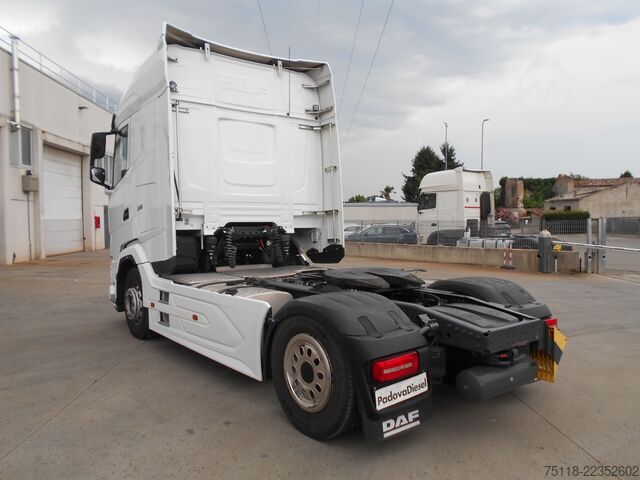 Trattore stradale standard DAF XG 480