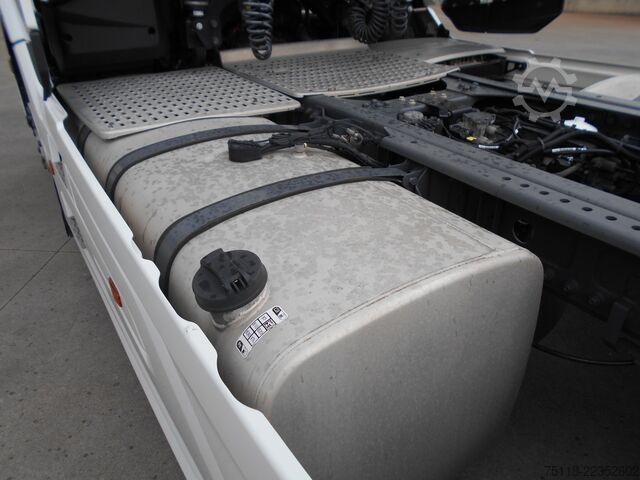 Trattore stradale standard DAF XG 480