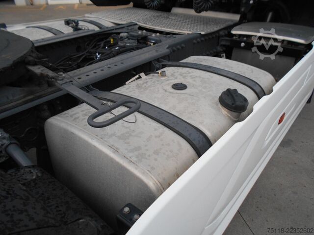 Trattore stradale standard DAF XG 480