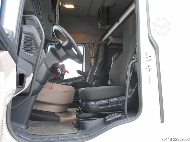 Trattore stradale standard DAF XG 480