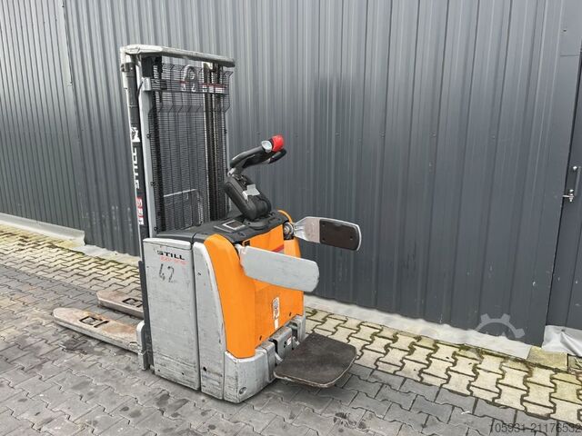 Stand-on gaffeltruck Still EXV-SF16l