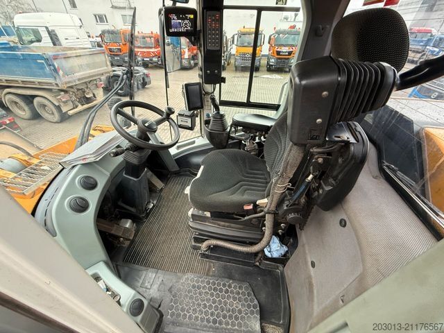 Hjullæsser LIEBHERR L566 XPower Radlader 27,5 Ton *11.900 h *Waage