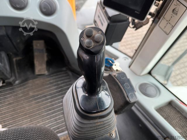 Hjullæsser LIEBHERR L566 XPower Radlader 27,5 Ton *11.900 h *Waage